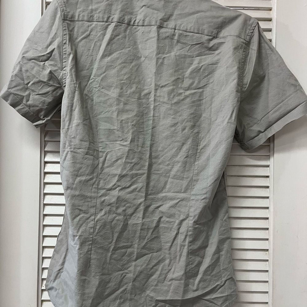 ASOS design✨Men's Classic Gray Button-Down Shirt - Picture 4 of 4
